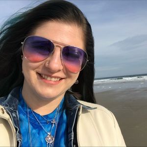 Meet your Posher, Erica